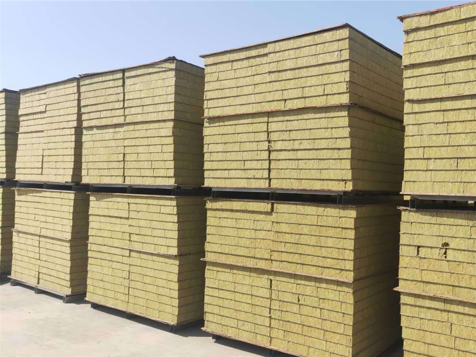 外墻復(fù)合巖棉板